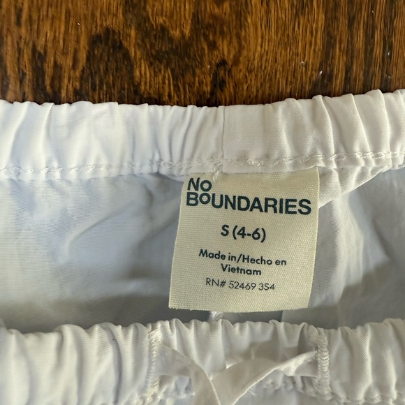No Boundaries White Lightweight Windbreaker Cargo Pants - Picture 3 of 6